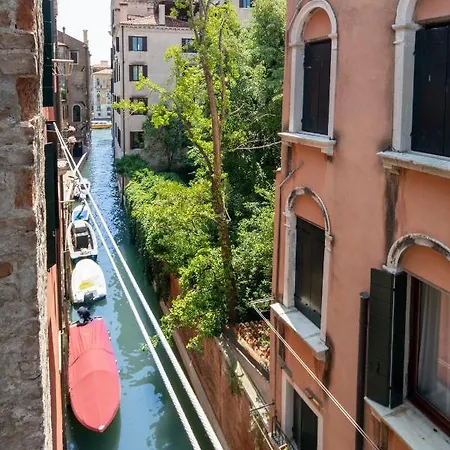 San Polo Canal View Apartments By Wonderful Italy-2