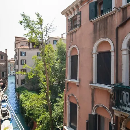 San Polo Canal View Apartments By Wonderful Italy-3
